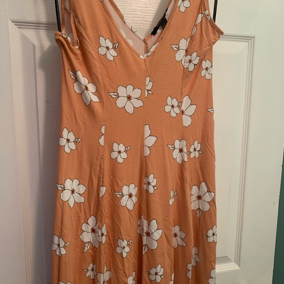 Peach Floral print Dress - Picture 3 of 6